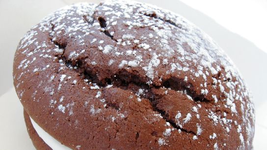 Holiday Pie Traditions in New Hampshire: Why Whoopie Pies Still Steal the Season (featured)